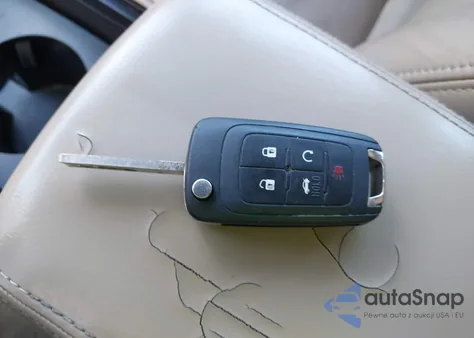 2013 Buick Lacrosse Leather Group z USA, uszkodzony, nr VIN 1G4GC5ER9DF250300